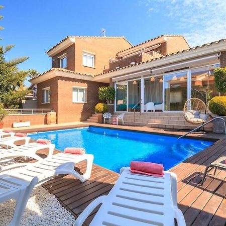 Villa Wine Experience Cambrils - Wine, Art & Games Exterior photo