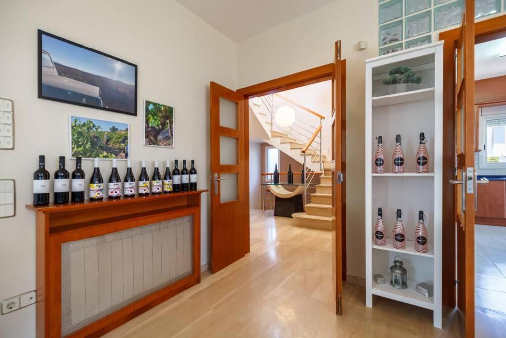 Villa Wine Experience Cambrils - Wine, Art & Games Exterior photo