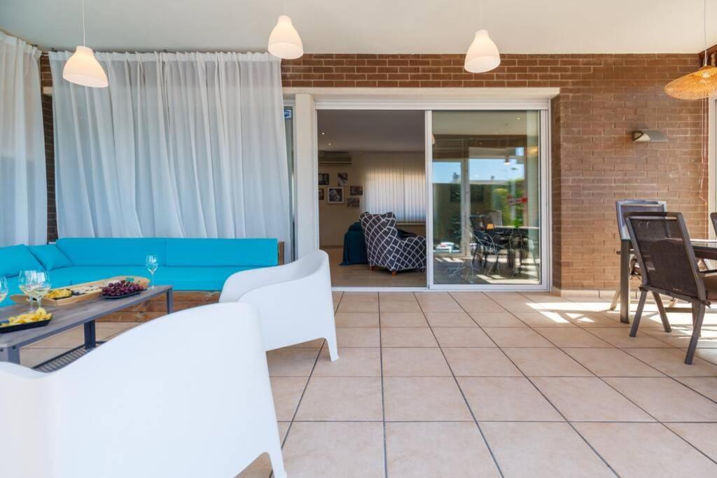 Villa Wine Experience Cambrils - Wine, Art & Games Exterior photo