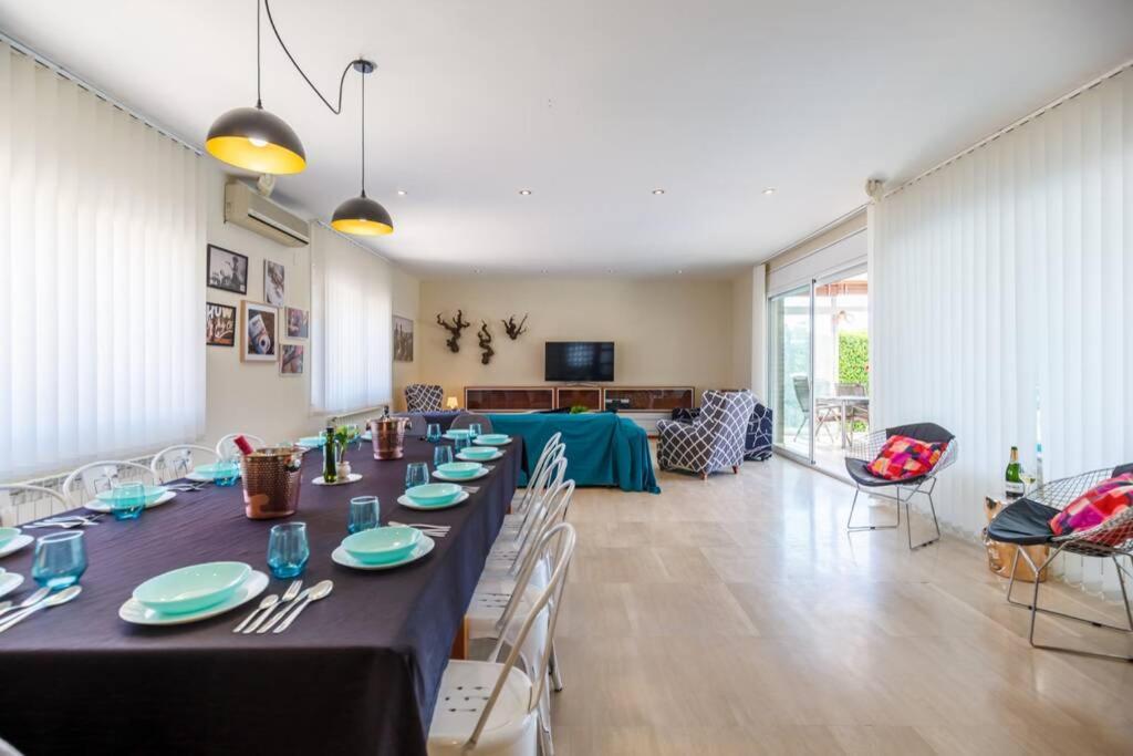 Villa Wine Experience Cambrils - Wine, Art & Games Exterior photo