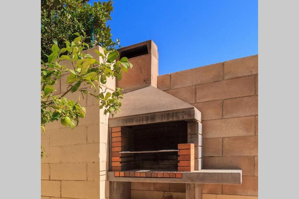 Villa Wine Experience Cambrils - Wine, Art & Games Exterior photo